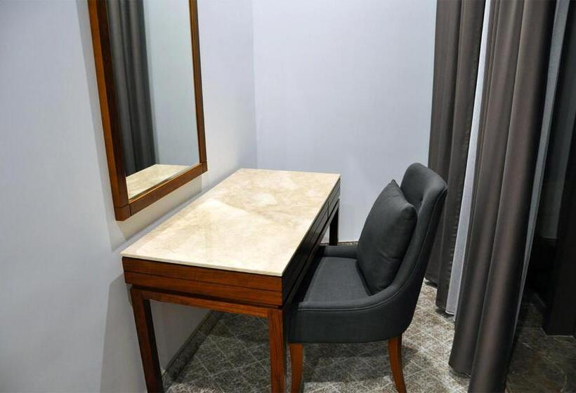 سوییت اجرایی, Parliament Palace