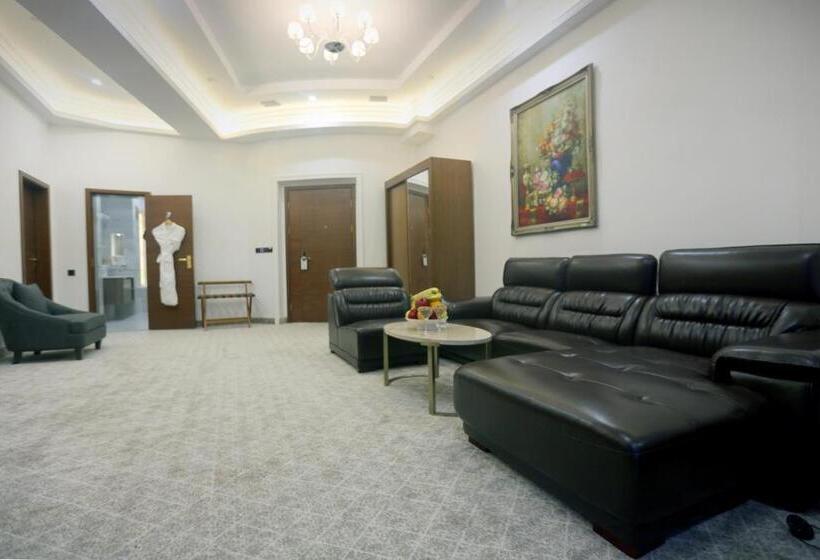 سوییت اجرایی, Parliament Palace