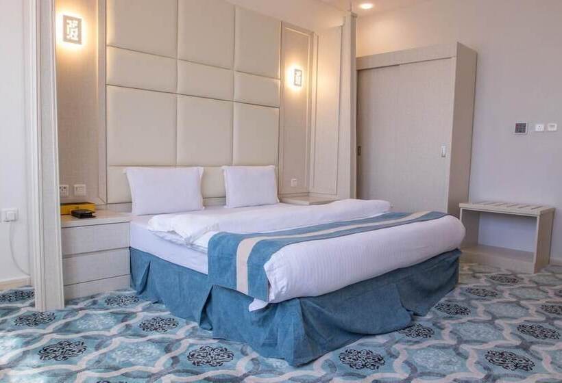 주니어 스위트, Areen