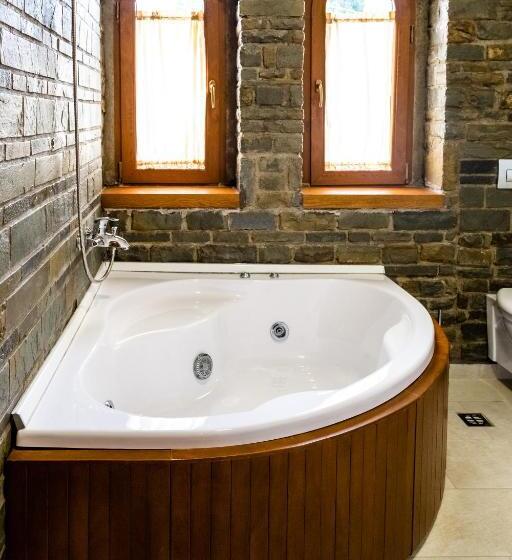 ファミリールーム, Restaurant Emblema