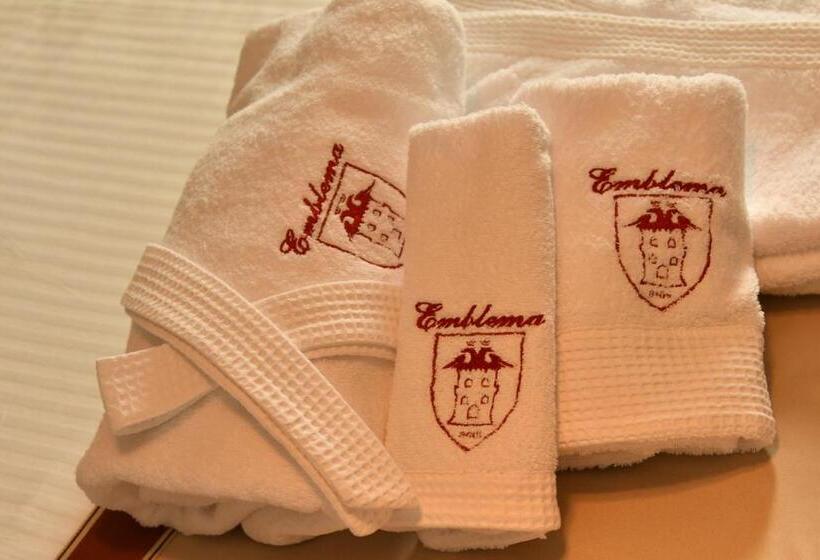 ファミリールーム, Restaurant Emblema