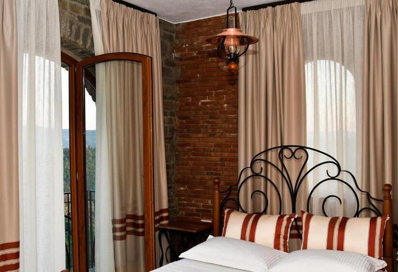 Deluxe Room, Restaurant Emblema