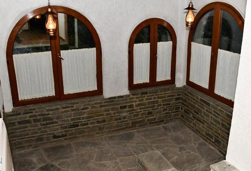 バルコニー付きデラックスルーム, Restaurant Emblema