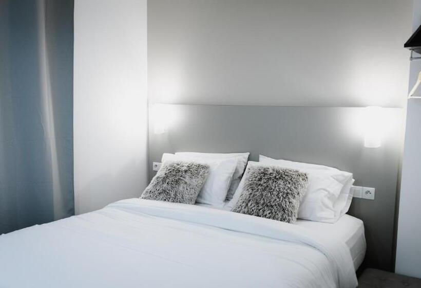 اتاق لوکس, Des Arcades