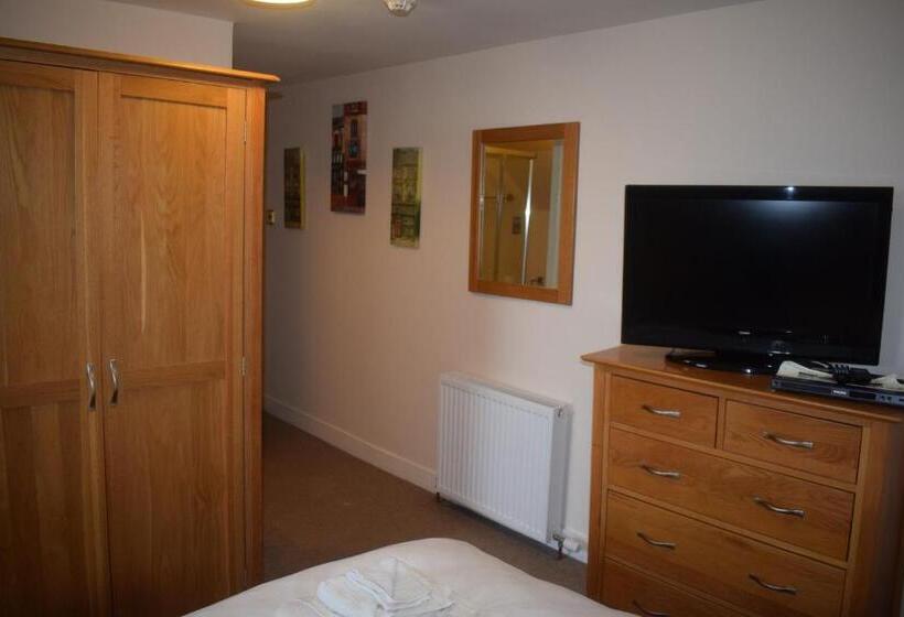 غرفة قياسية, Cheers Cafe Bar & Tavern