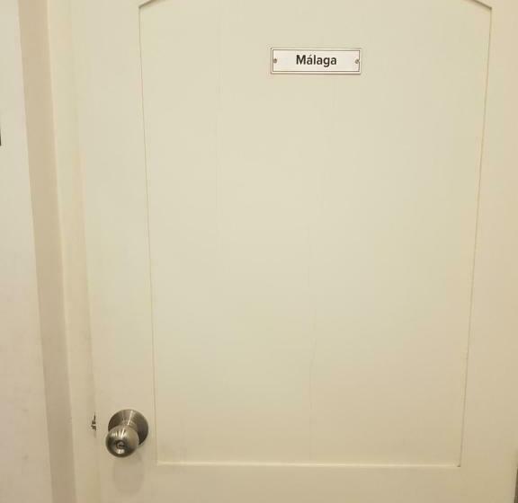 تختخواب در اتاق مشترک, Micasa Hostels