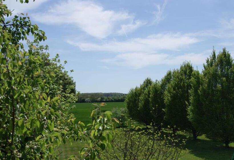 חדר סטנדרט נוף לגינה, Le Lac Aux Fées