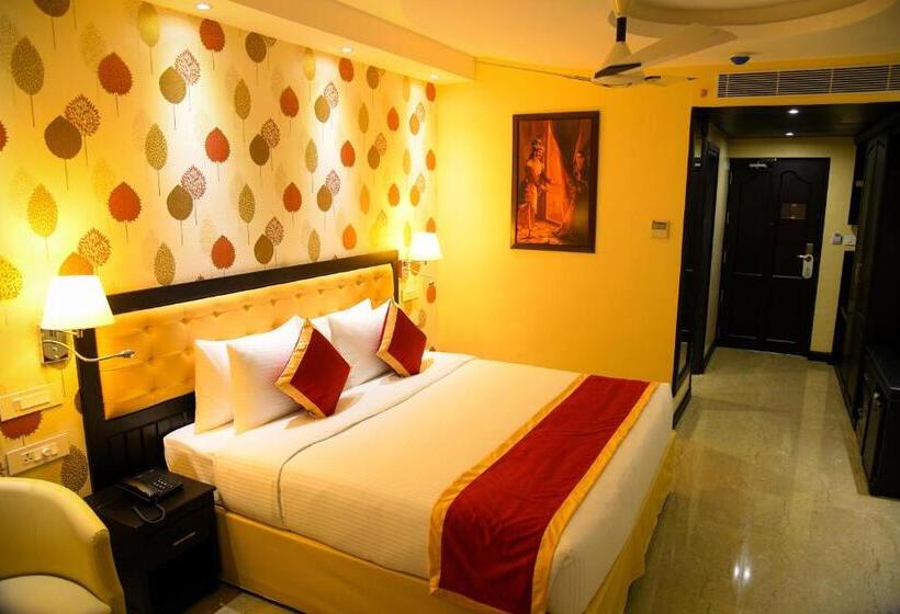 اتاق سوپریور, Sajjoys