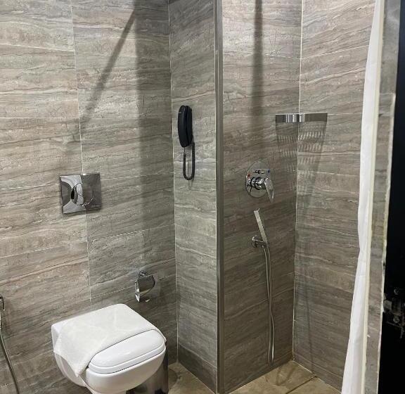 اتاق سوپریور, Sajjoys