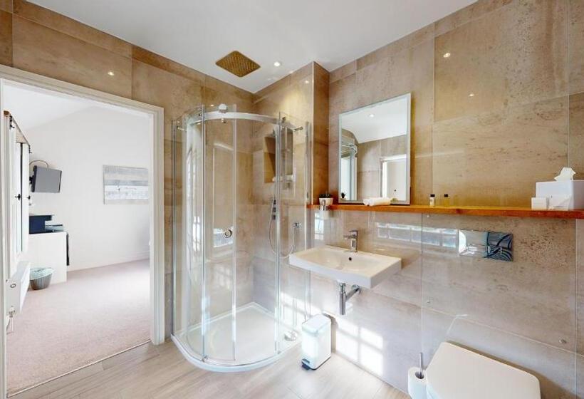 Büyük Çift Kişilik Yataklı Delüks Oda, The Devonshire Arms