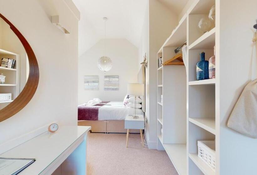 Büyük Çift Kişilik Yataklı Delüks Oda, The Devonshire Arms