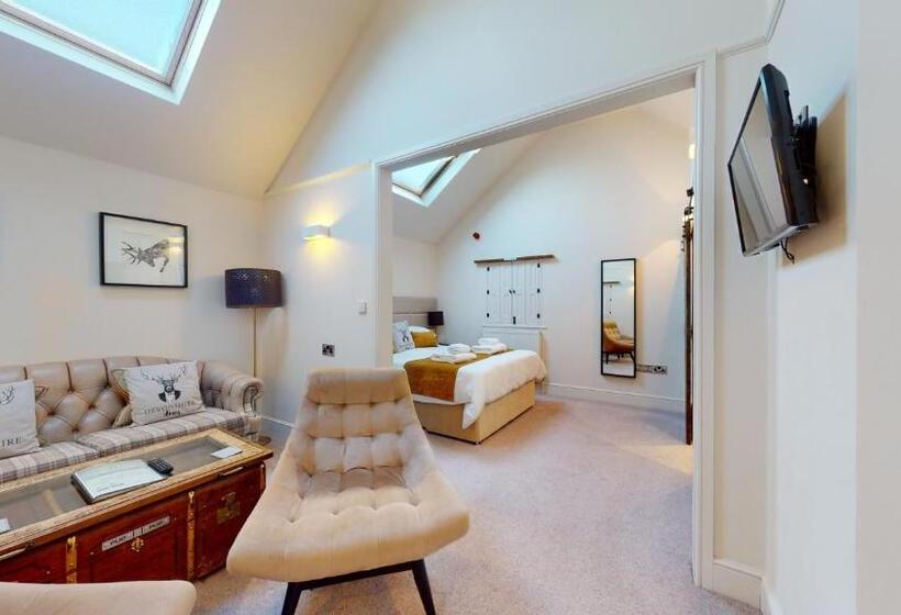 Deluxe Suite King Bed, The Devonshire Arms