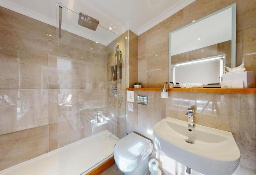 Büyük Çift Kişilik Yataklı Lüks Oda, The Devonshire Arms