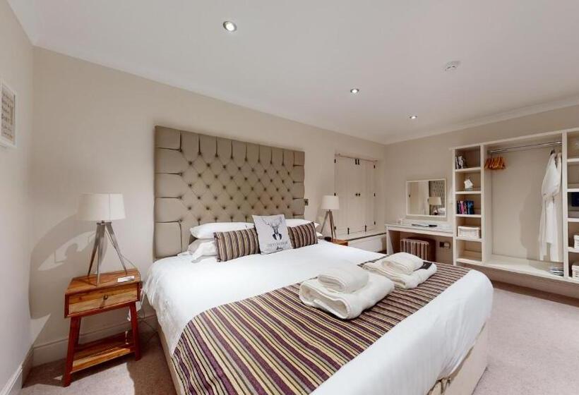 Büyük Çift Kişilik Yataklı Lüks Oda, The Devonshire Arms