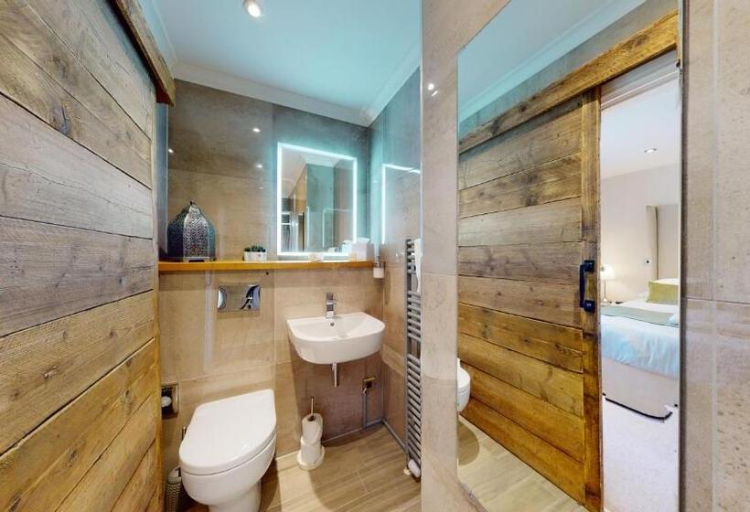 Büyük Çift Kişilik Yataklı Standart Oda, The Devonshire Arms