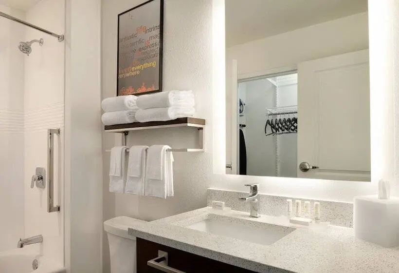 Sviitti, Towneplace Suites By Marriott Milwaukee Grafton