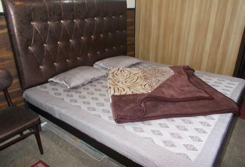 اتاق اکونومی, Ratnam Guest House