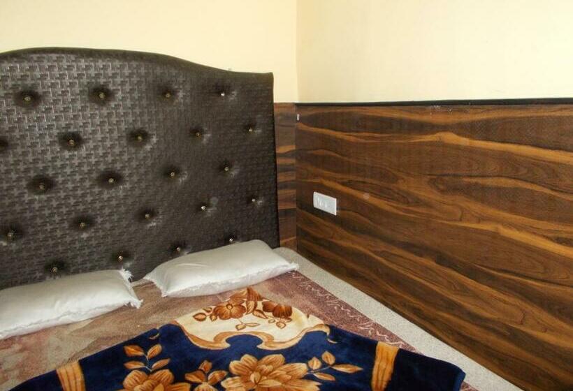 اتاق اکونومی, Ratnam Guest House