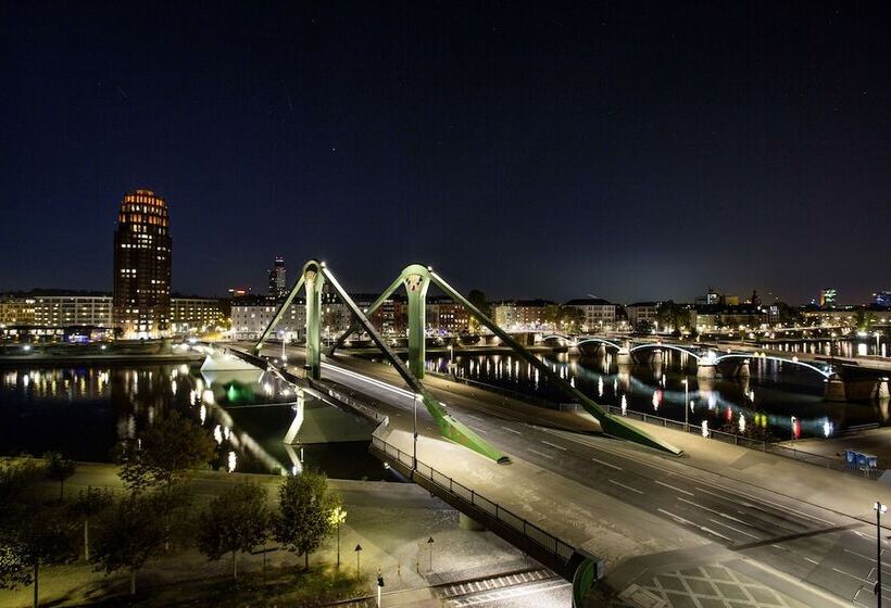 إستوديو كومفورت, The Flag Oskar M