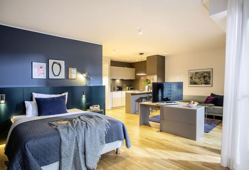 استوديو إدارى, The Flag Oskar M