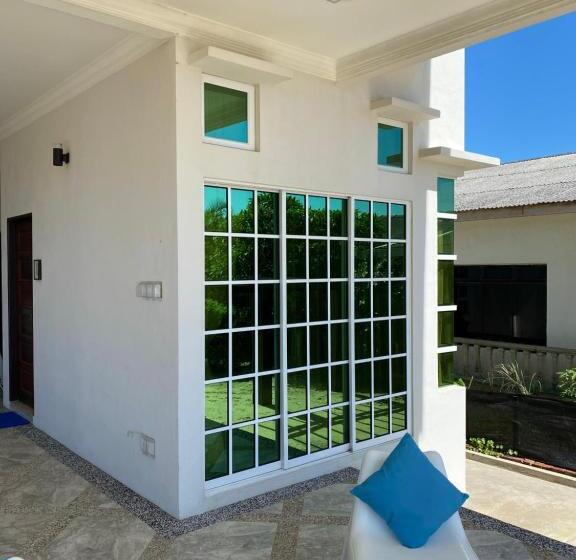 غرفة قياسية لذوى الاحتياجات الخاصة, Che Beach House