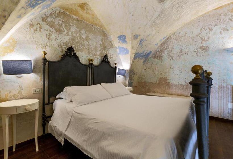 جناح, Dimore Briganti