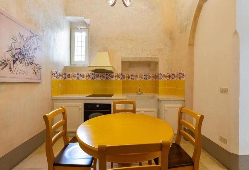 غرفة قياسية ثلاثية, Dimore Briganti