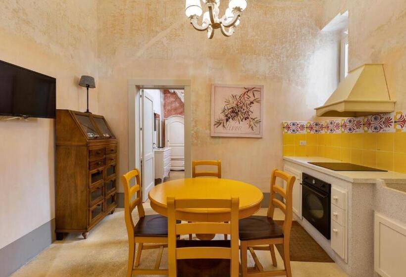 غرفة قياسية ثلاثية, Dimore Briganti