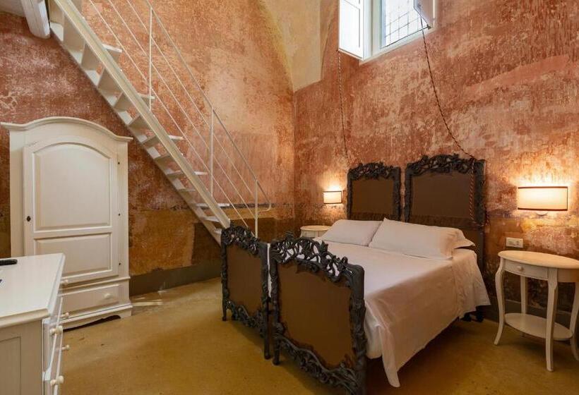 غرفة قياسية ثلاثية, Dimore Briganti