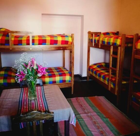 تختخواب در اتاق مشترک, Rummy Hostal