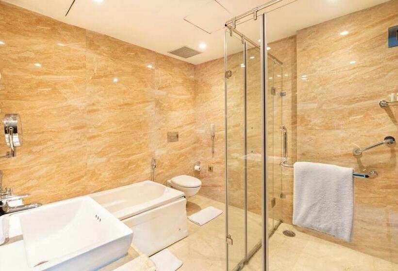 سوییت اجرایی, Soaltee Westend Premier