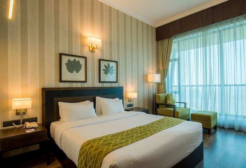 سوییت اجرایی, Soaltee Westend Premier