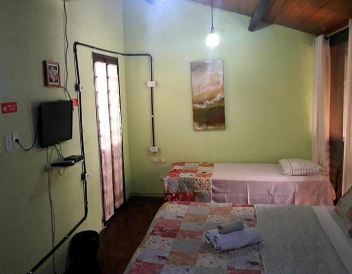디럭스 룸, Hostel Da 13 E Suítes