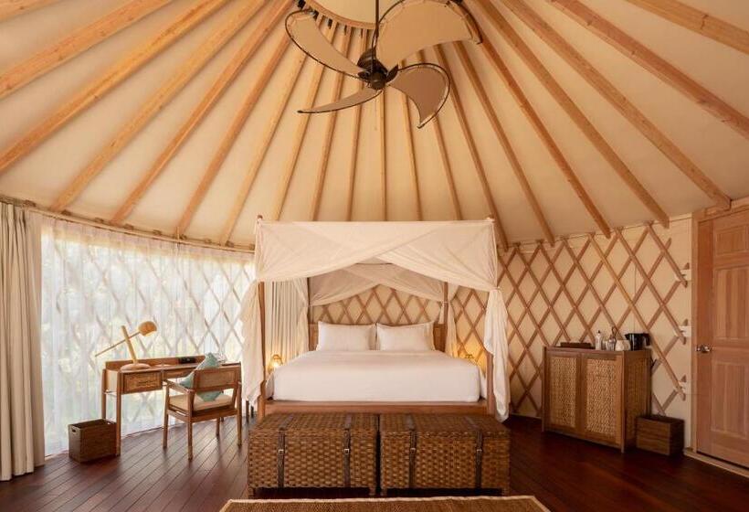 Tengerre Néző Deluxe Szoba, Awei Pila