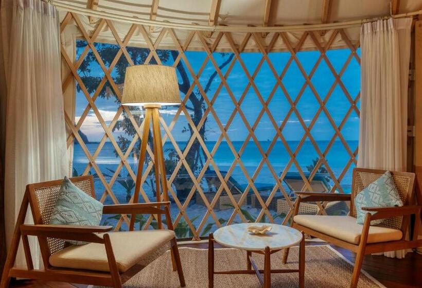 Tengerre Néző Deluxe Szoba, Awei Pila