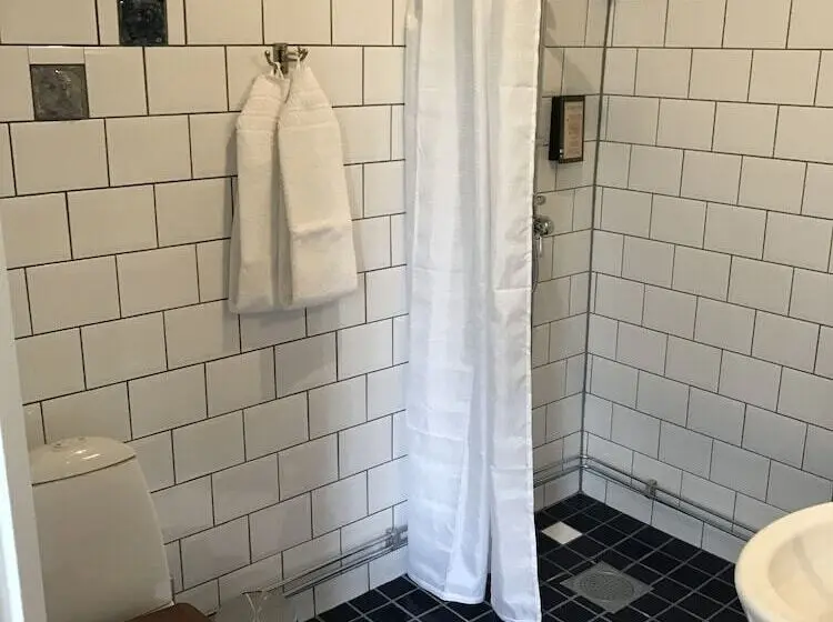 Quarto standard, L Humbla