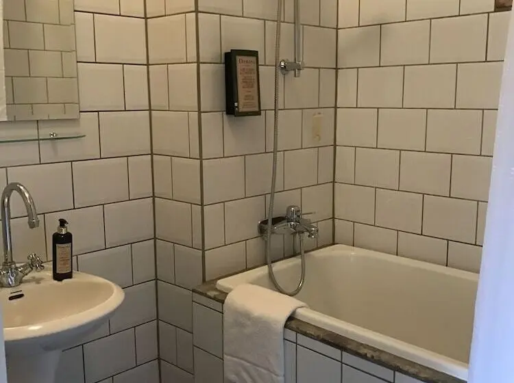 Quarto standart individual, L Humbla