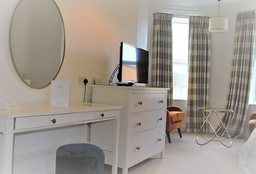 高级工作室, Tom Dick And Harriet S Accommodation