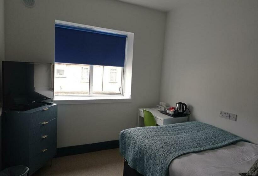 标准单人间, Tom Dick And Harriet S Accommodation