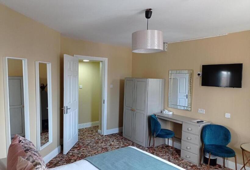 高级工作室, Tom Dick And Harriet S Accommodation