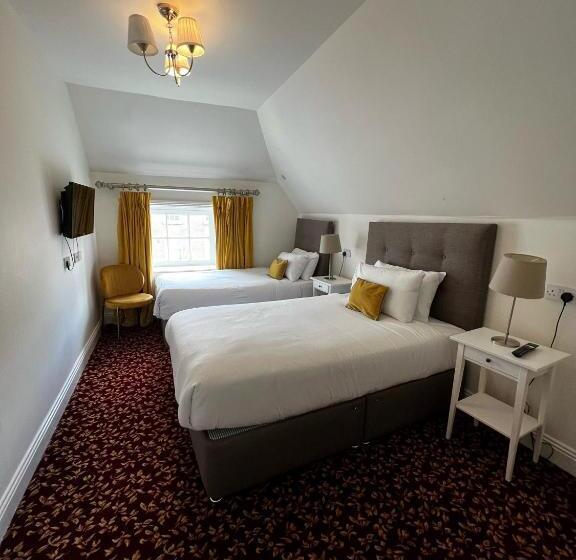 家庭间, Tom Dick And Harriet S Accommodation