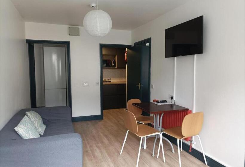 低层单卧公寓, Tom Dick And Harriet S Accommodation