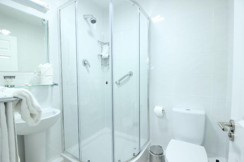 标准单人间, Tom Dick And Harriet S Accommodation