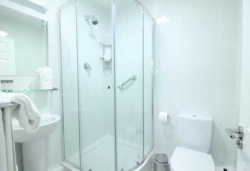 高级工作室, Tom Dick And Harriet S Accommodation