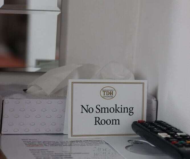 高级工作室, Tom Dick And Harriet S Accommodation