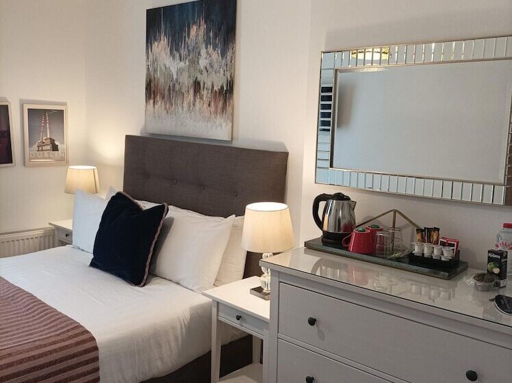 标准间, Tom Dick And Harriet S Accommodation