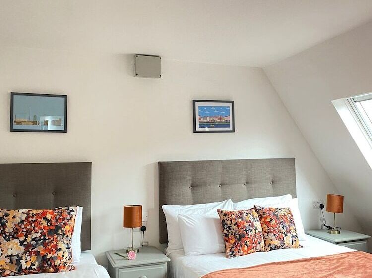 标准间, Tom Dick And Harriet S Accommodation