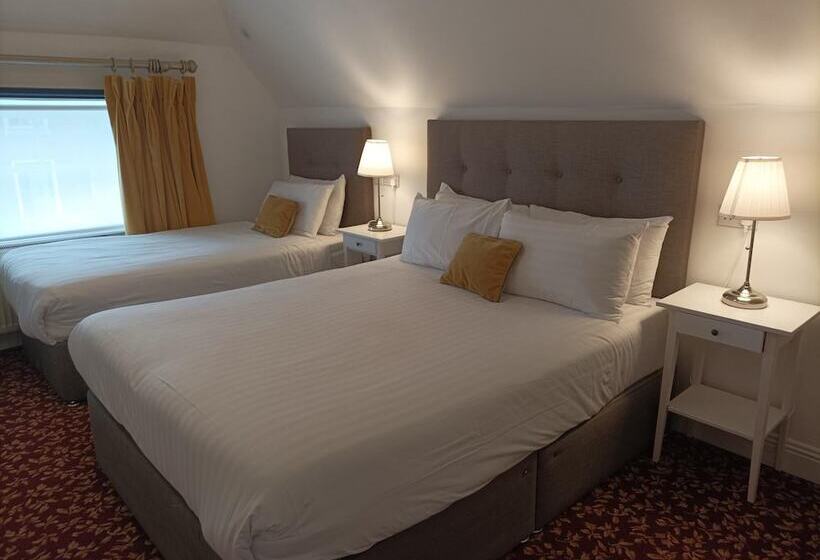 家庭间, Tom Dick And Harriet S Accommodation