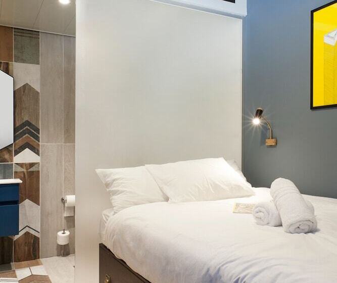 Capsule, The Spot Hostel