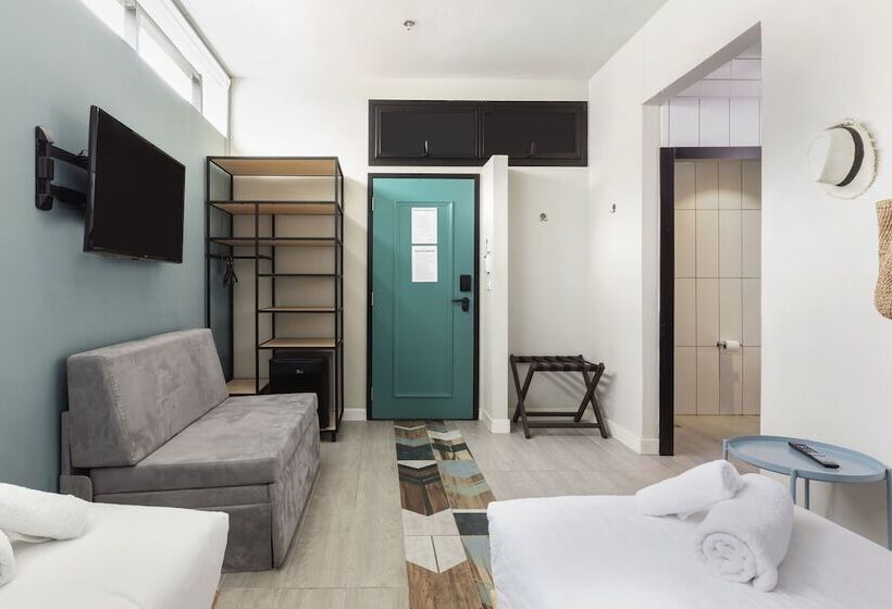 חדר משפחתי, The Spot Hostel